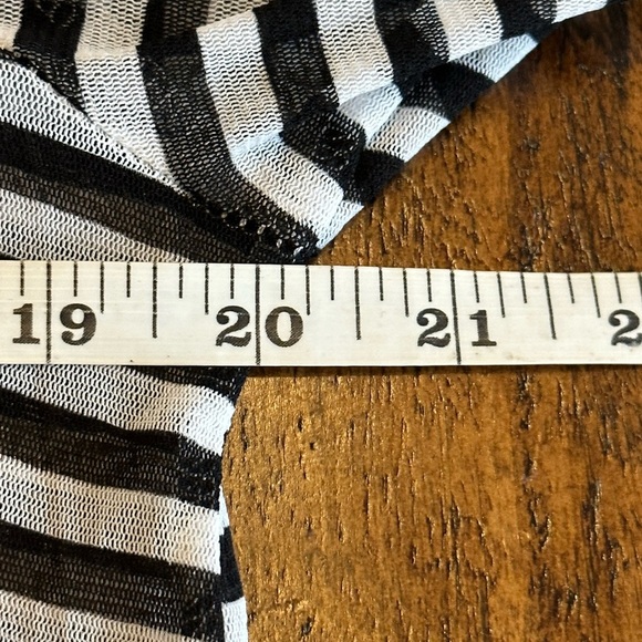 Lynn Ritchie Silver | Black & White Striped Sheer Tunic Top with Pockets - Picture 6 of 8